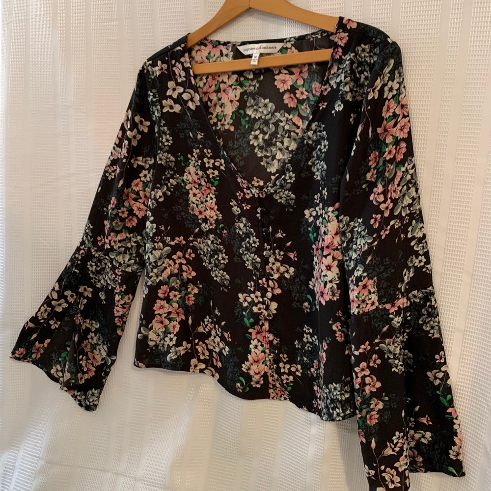 Cupcakes and Cashmere Poet Blouse